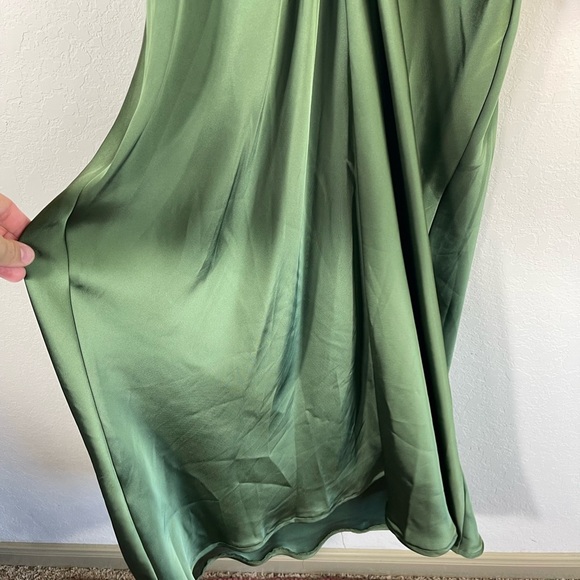 Petal & Pup Amelie One Shoulder Satin Maxi Dress Olive Green Size Large - Picture 12 of 12